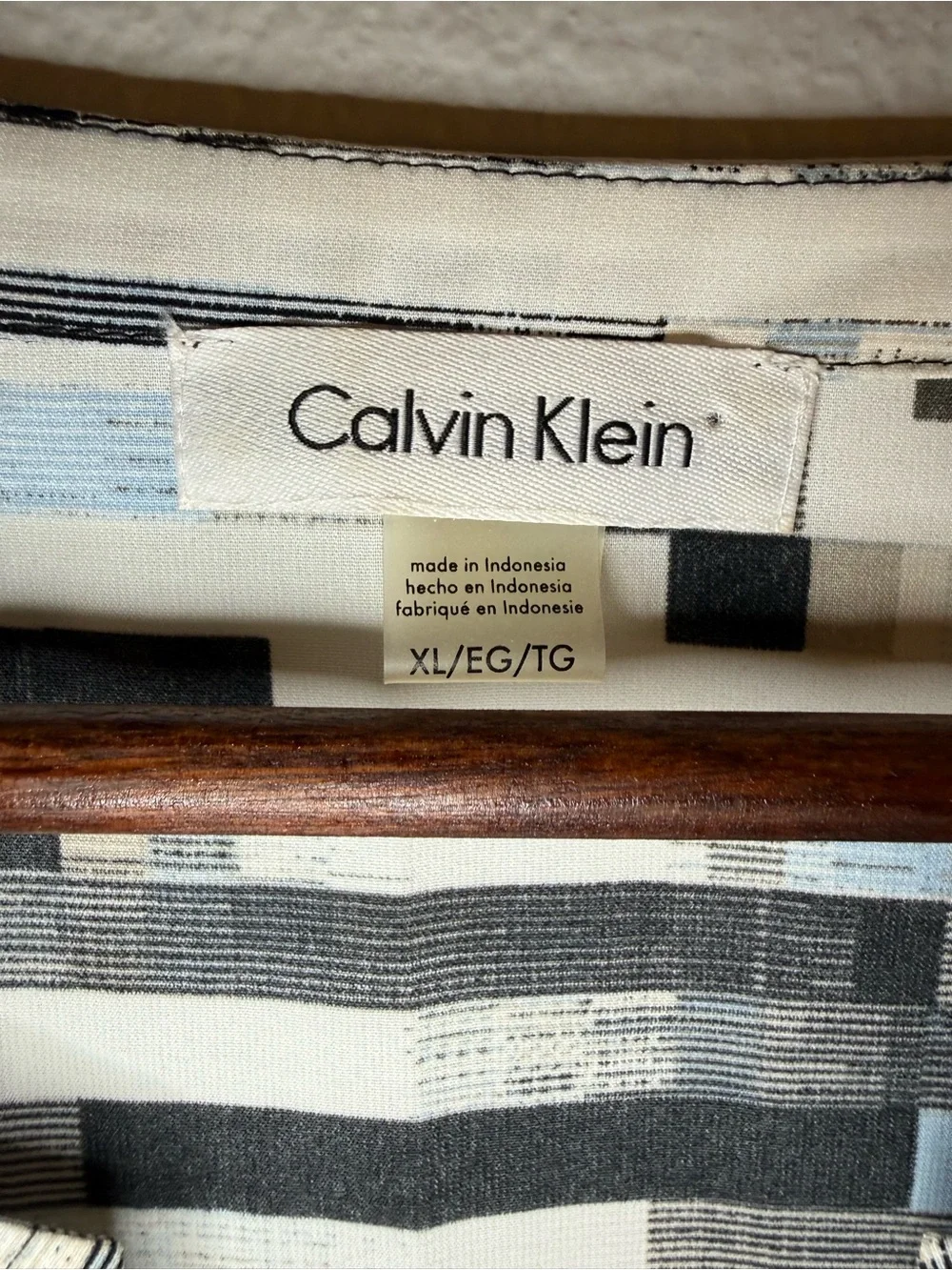 Calvin Klein Black, White & Gray Geometric Sleeveless Top - Picture 6 of 8